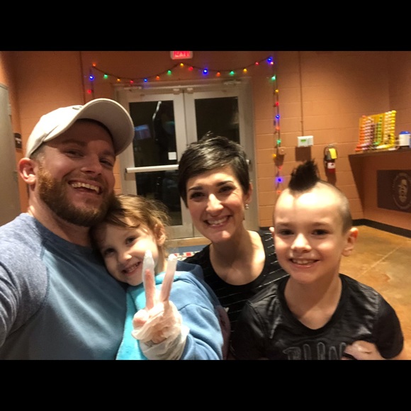 Meet your Posher, Simone - Picture 2 of 3